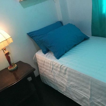 Joyful Island Hostel Lapu-Lapu City Exteriör bild