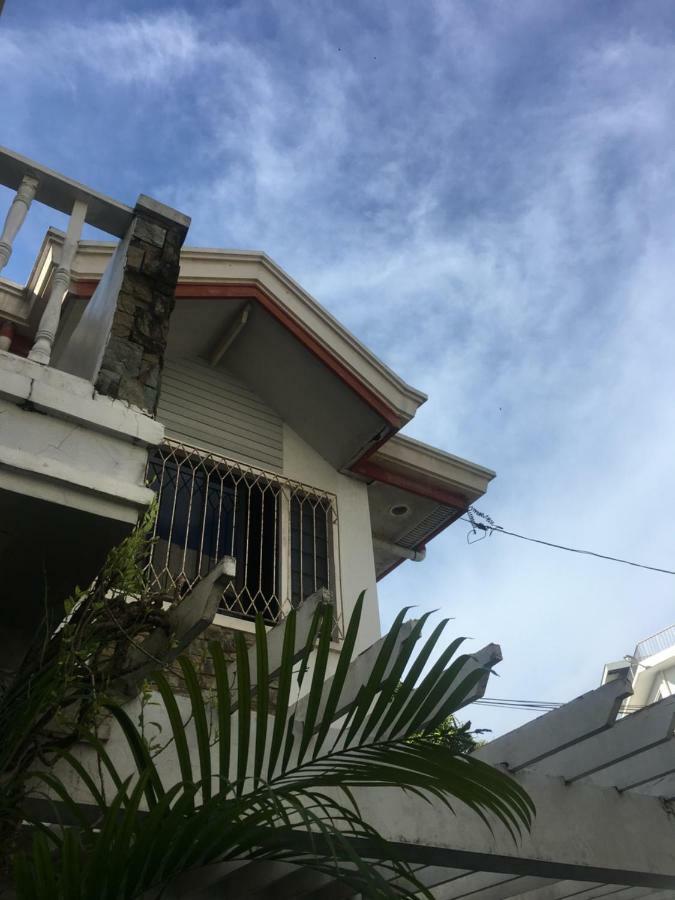 Joyful Island Hostel Lapu-Lapu City Exteriör bild