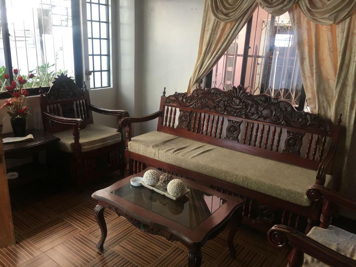 Joyful Island Hostel Lapu-Lapu City Exteriör bild