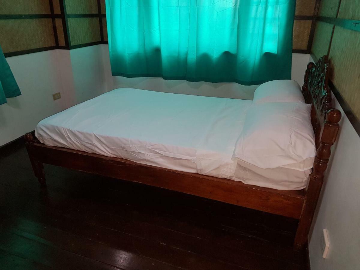 Joyful Island Hostel Lapu-Lapu City Exteriör bild