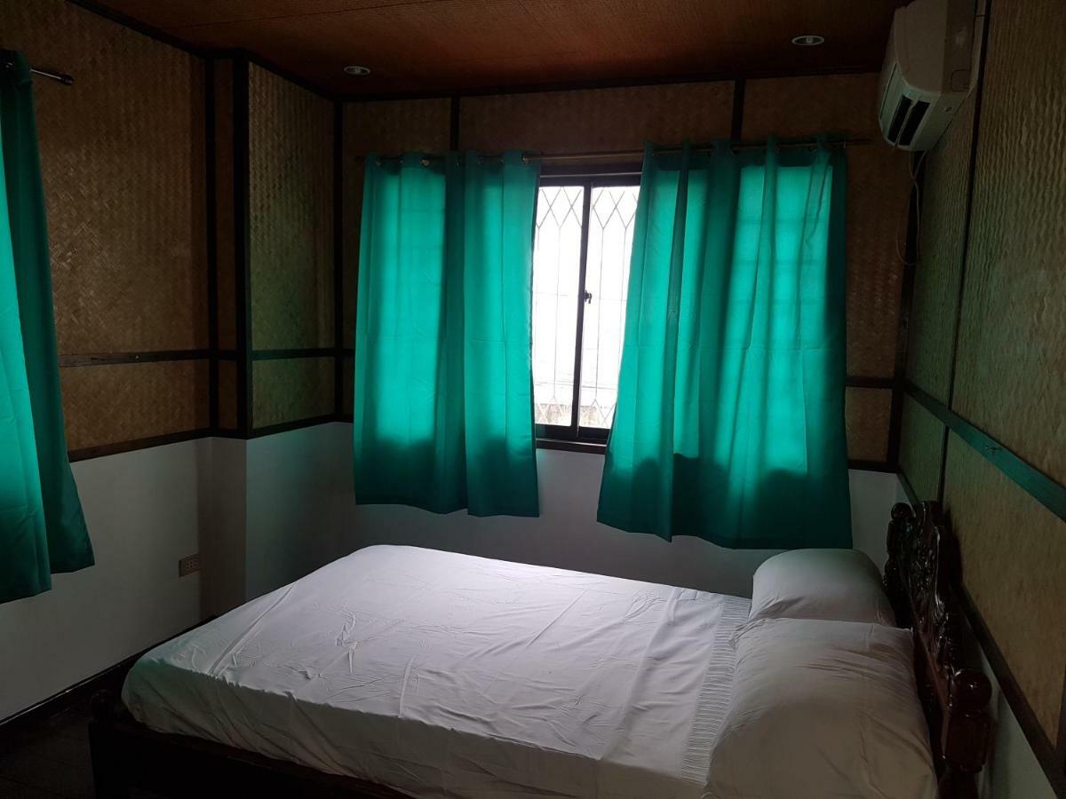 Joyful Island Hostel Lapu-Lapu City Exteriör bild
