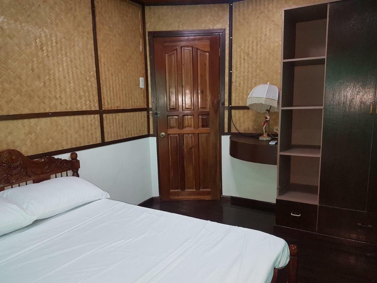 Joyful Island Hostel Lapu-Lapu City Exteriör bild