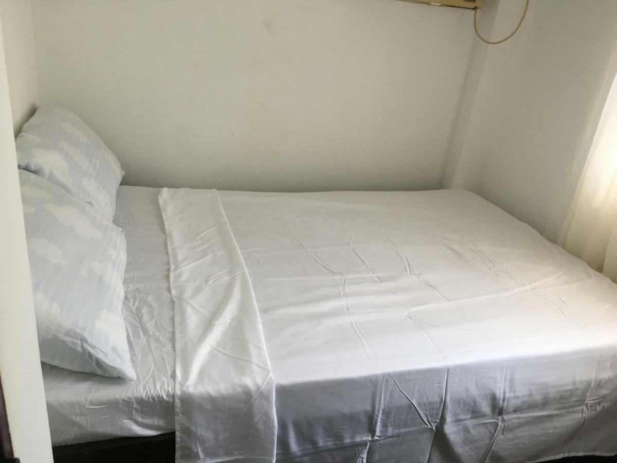 Joyful Island Hostel Lapu-Lapu City Exteriör bild